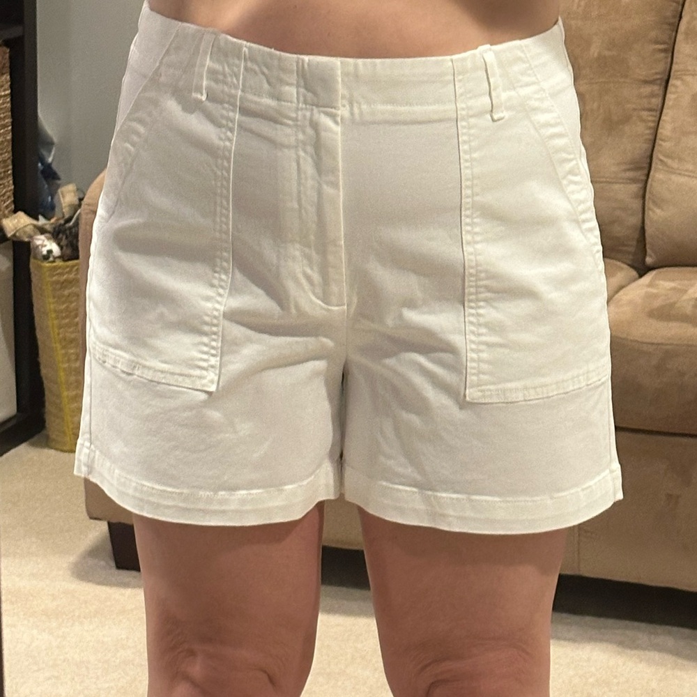 Banana Republic Women's White Shorts NWT size 14 - Picture 5 of 5